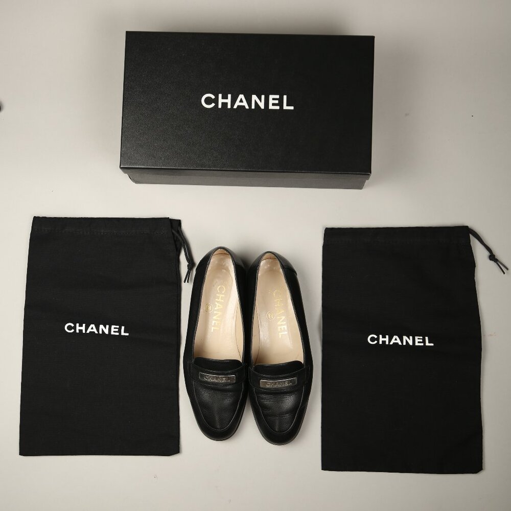 CHANEL Black Caviar Leather Loafer